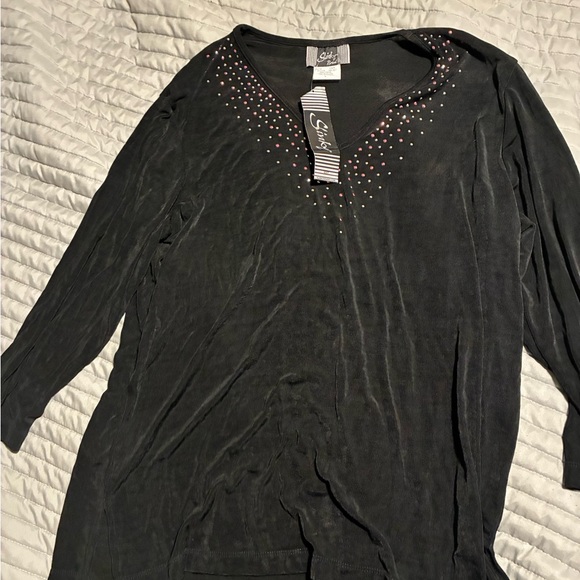 Slinky Brand Tops - Slinky Brand Black Top with Pink Accents